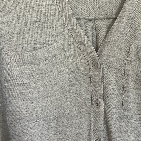 Express Gray Button-Down Top - Picture 4 of 7